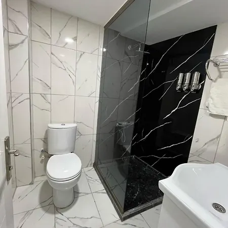 Montenegro Hotel Istanboel